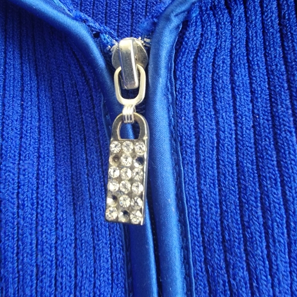 Blue Cache top size small - Picture 3 of 4